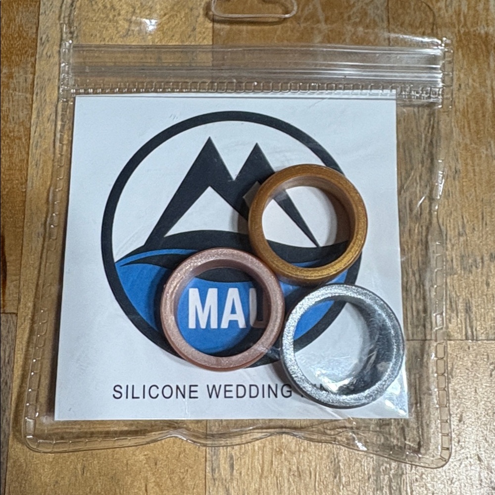 NWT Maui men’s Silicone Wedding Rings Set size 9